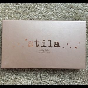 In the light eyeshadow palette